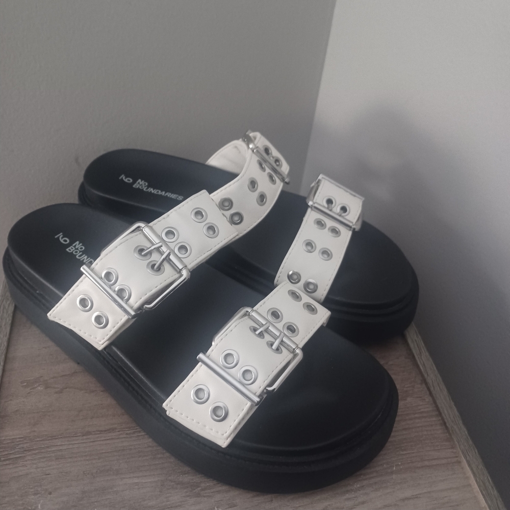 NOBO platform Buckle Strap Sandals Sz 9